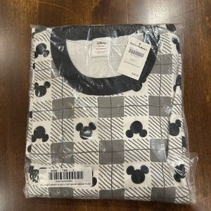 Hanna Anderson Disney Mickey long sleeve pajama top size larg. NWT